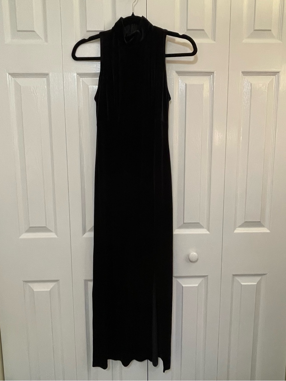 VTG Elegant Black Velvet Sleeveless Maxi Dress